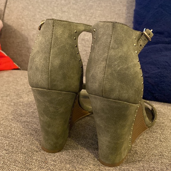 GUESS® Taani Quattro G Wedge Heels NWT G by Guess Sage Green Suede Ankle Strap 4” Wedge Sandal Gold Studs Size 10